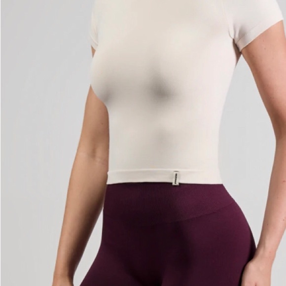 Prozis White Top and Burgundy Shorts - Picture 2 of 3